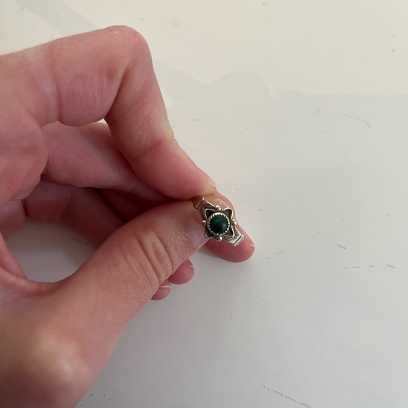 Sterling silver malachite ring - size 5.25-5.5 - Picture 3 of 4